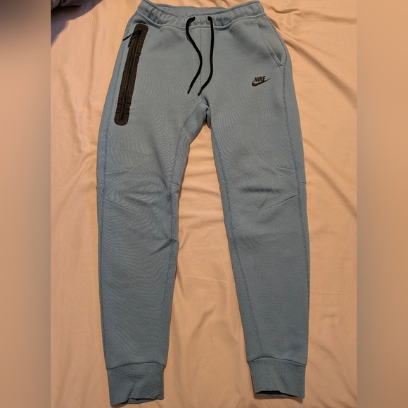 Nike Tech Fleece Tracksuit - Picture 2 of 2